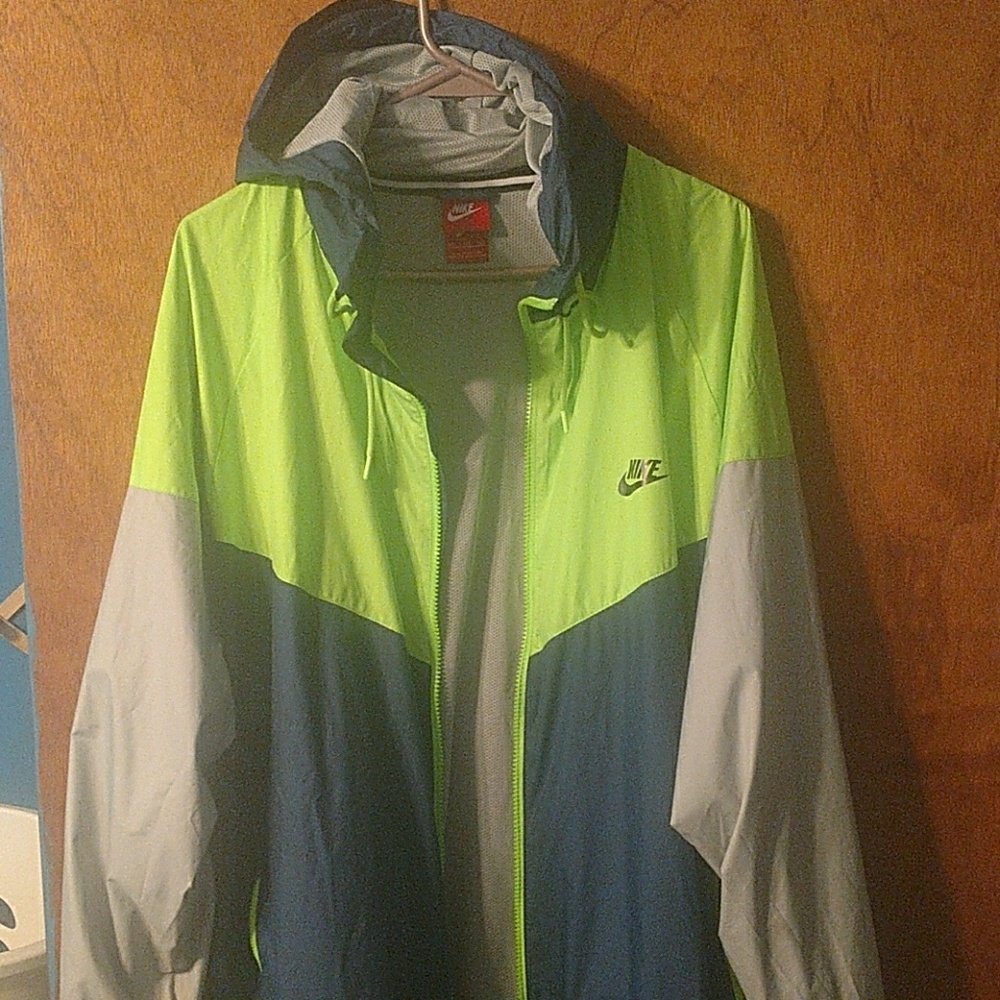 Nike Classic Windbreaker